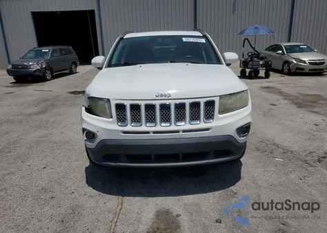 2014 Jeep Compass Latitude z USA, uszkodzony, nr VIN 1C4NJCEA0ED679581